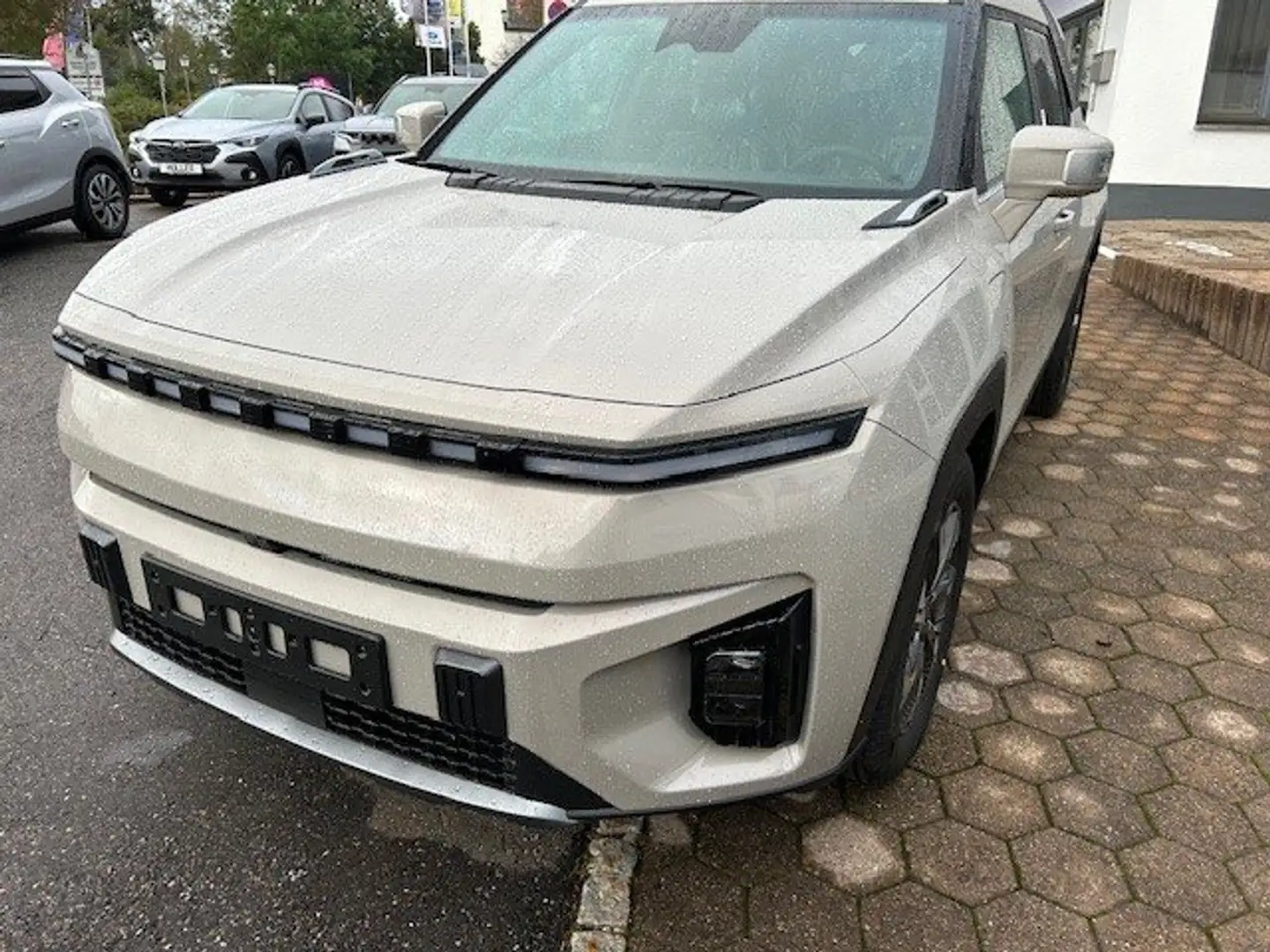 SsangYong Torres EVX Beige - 1