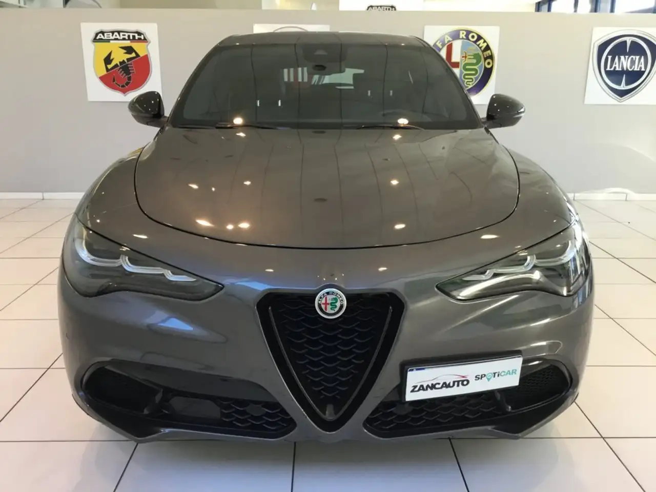 Alfa Romeo Stelvio 2023