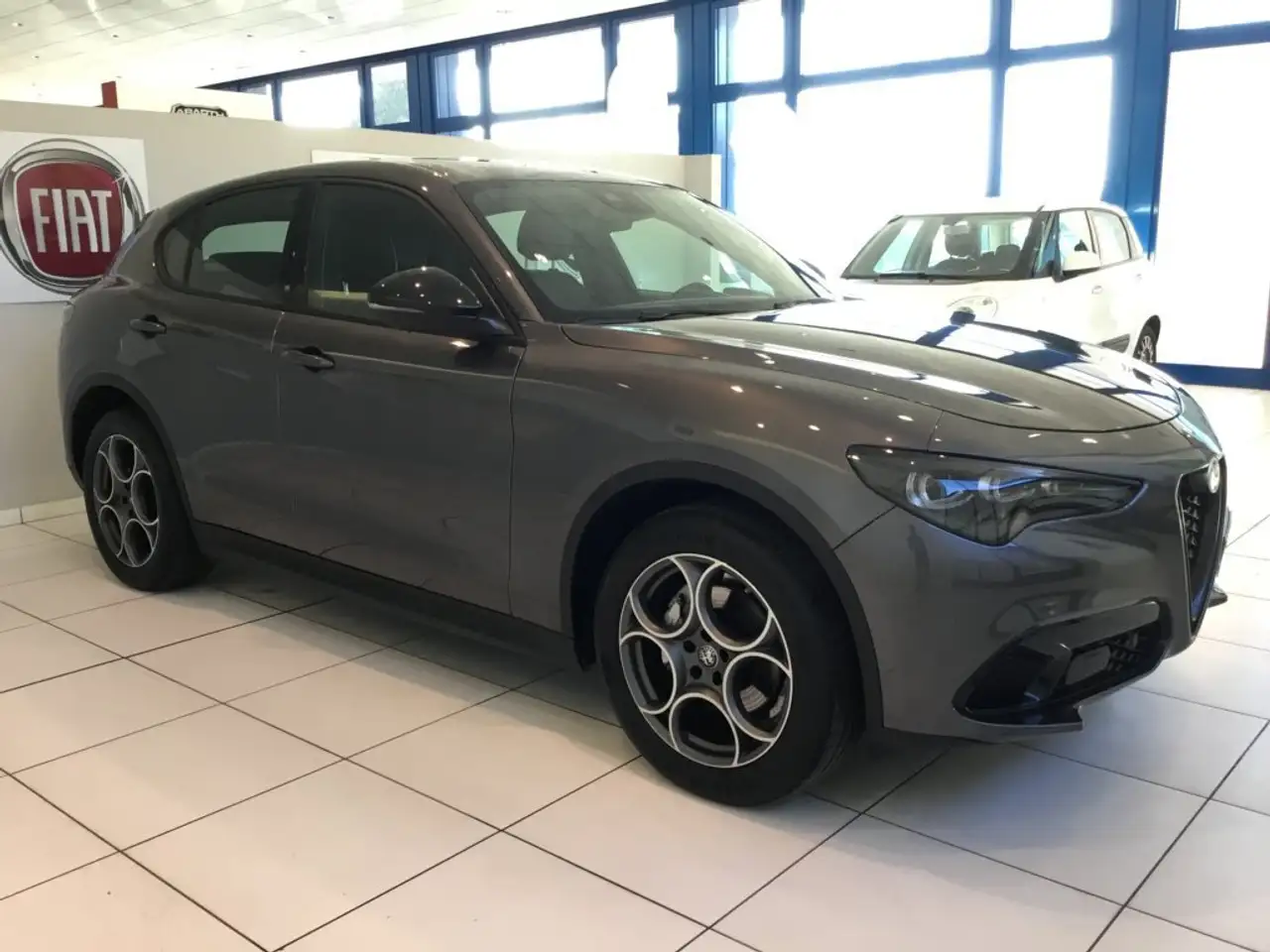 Alfa Romeo Stelvio 2023