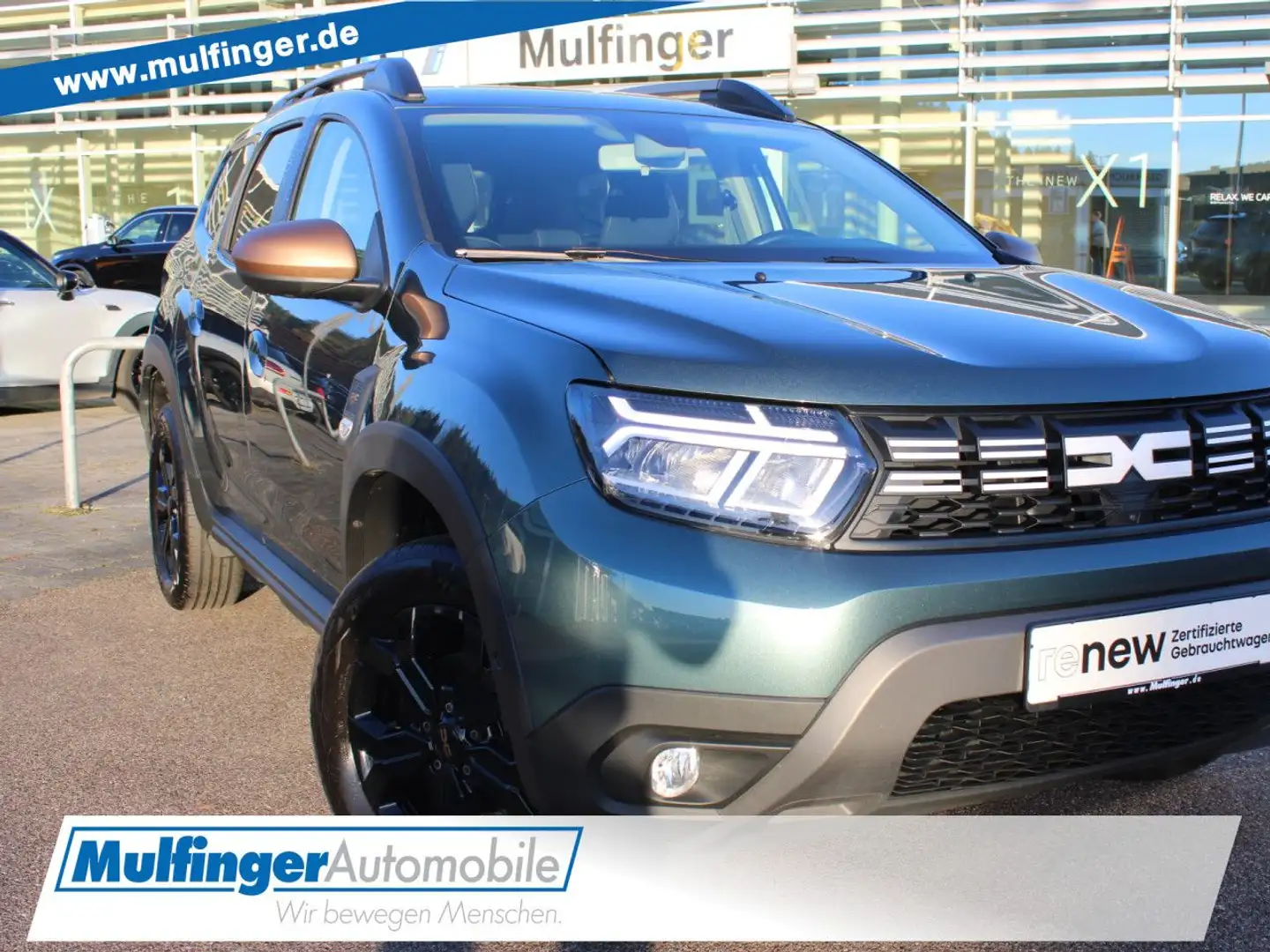 Dacia Duster TCe 150 EDC Extreme Navi AHK LED 360Kamera Grün - 1