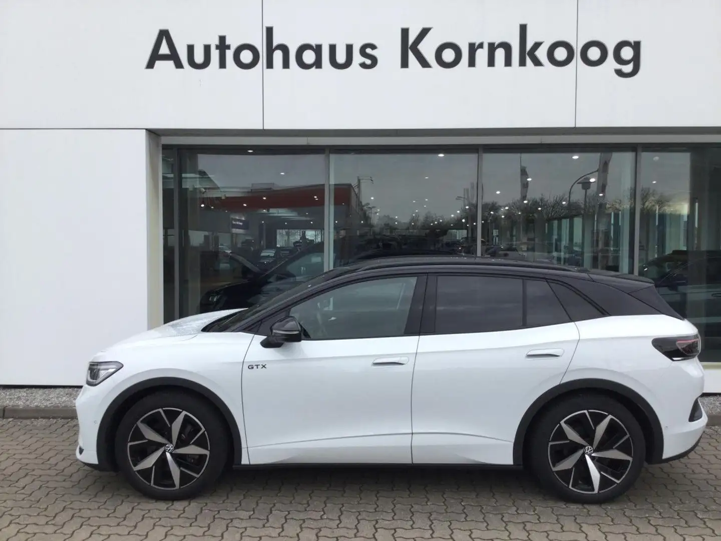 Volkswagen ID.4 GTX 4Motion Pano Wärme AHK Bluetooth Navi Weiß - 1