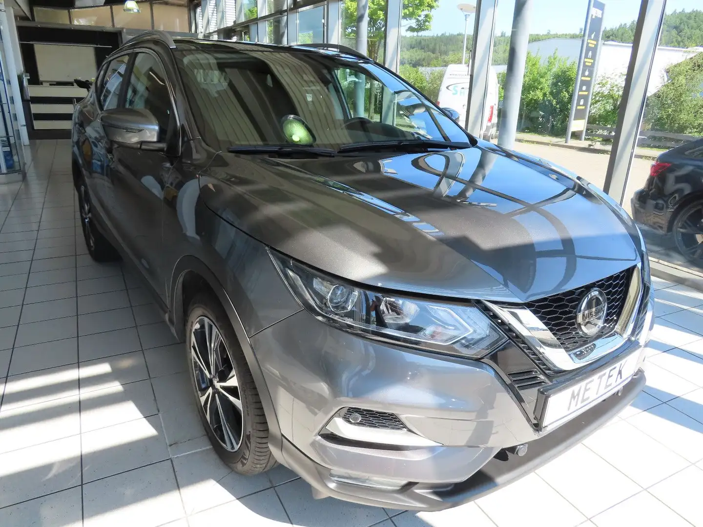 Nissan Qashqai Zama AUT. NAVI PANO Grijs - 2
