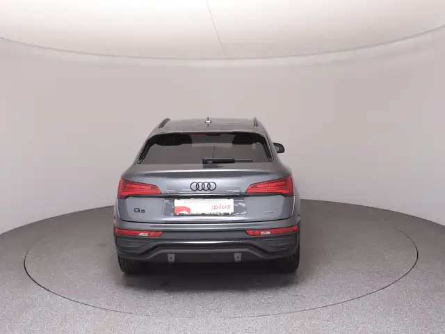 Audi Q5 view 6