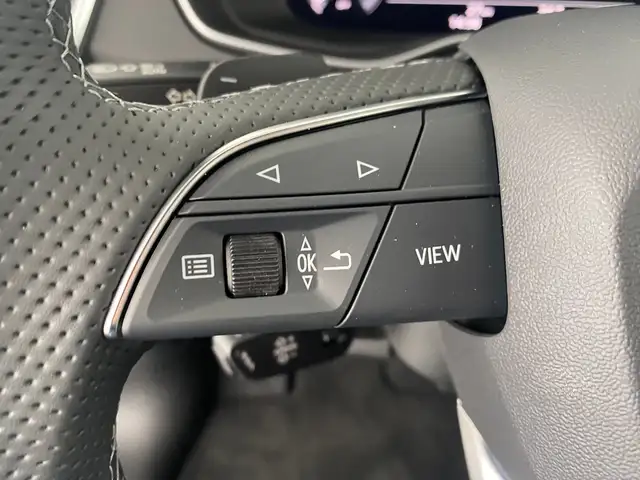 Audi Q5 view 14