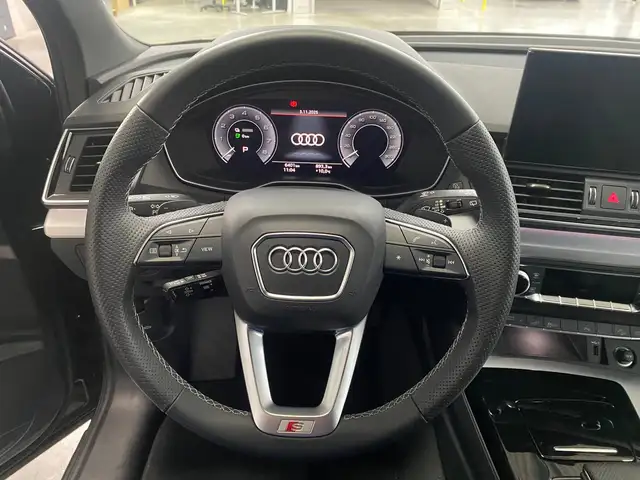 Audi Q5 view 13