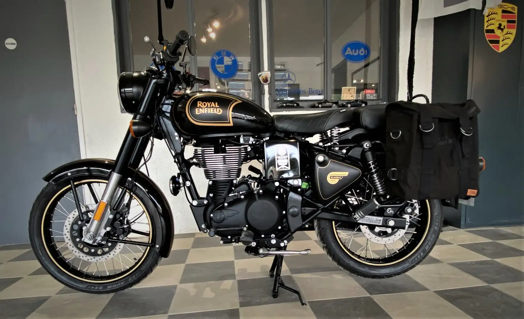 Royal Enfield Classic BLACK TRIBUTE CLASSIC 500   265/1000 Negro - 2