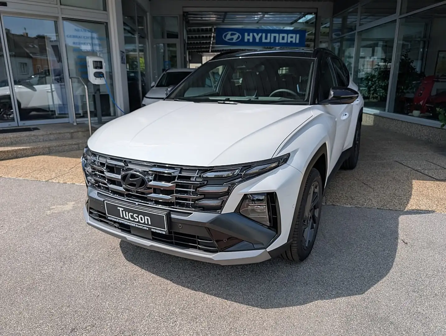 Hyundai TUCSON Tucson NX4 20th Anniversary 1,6 T-GDi HEV 2WD A... Weiß - 2