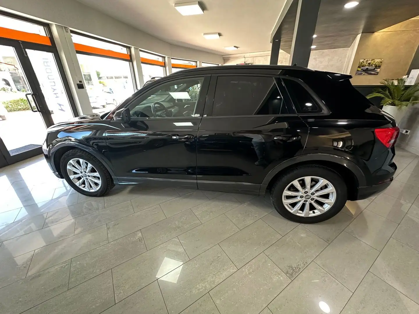 Audi Q3 Business Advanced 2.0 35 TDI Nero - 2