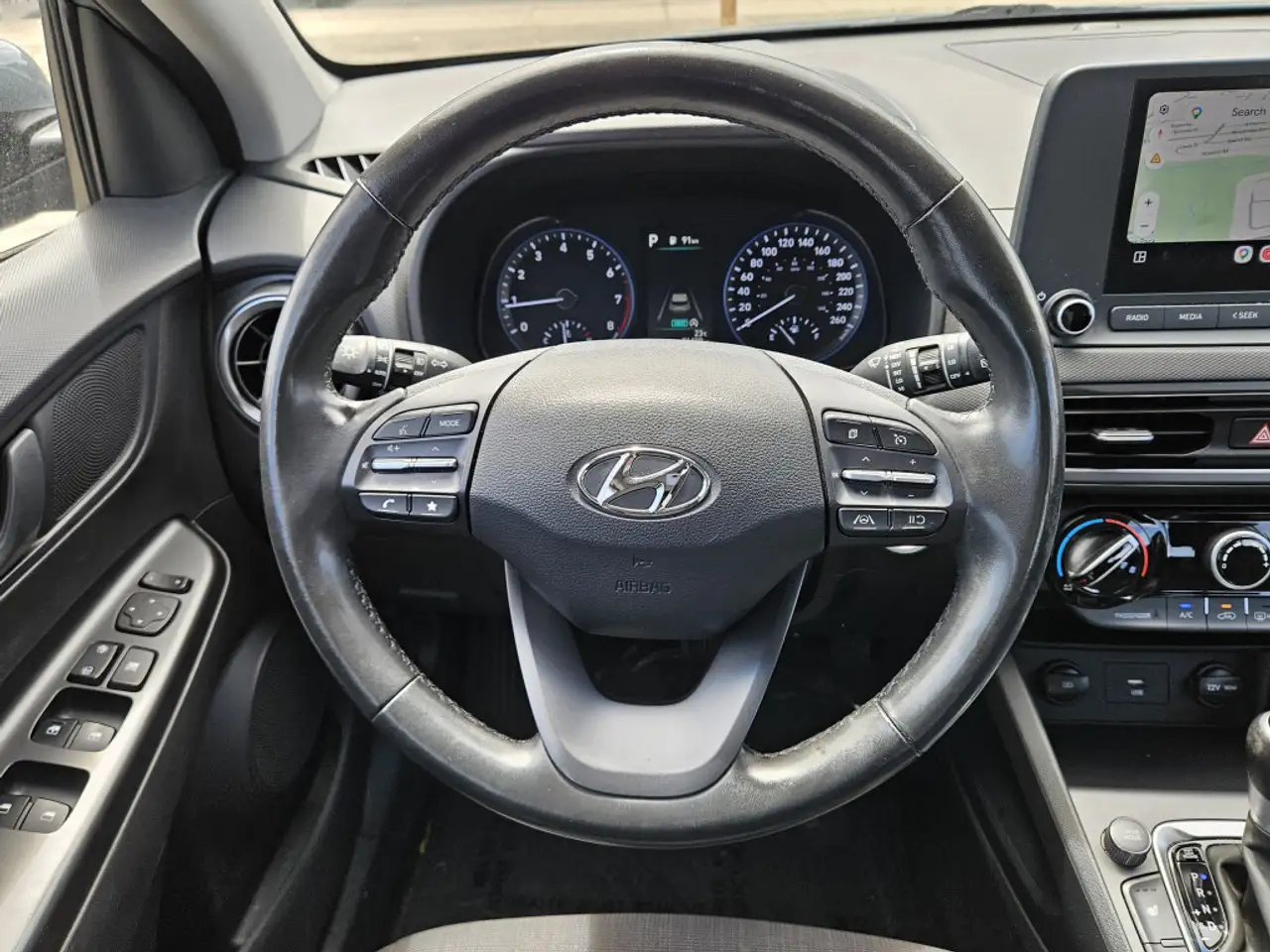 Hyundai KONA снимка Hyundai KONA