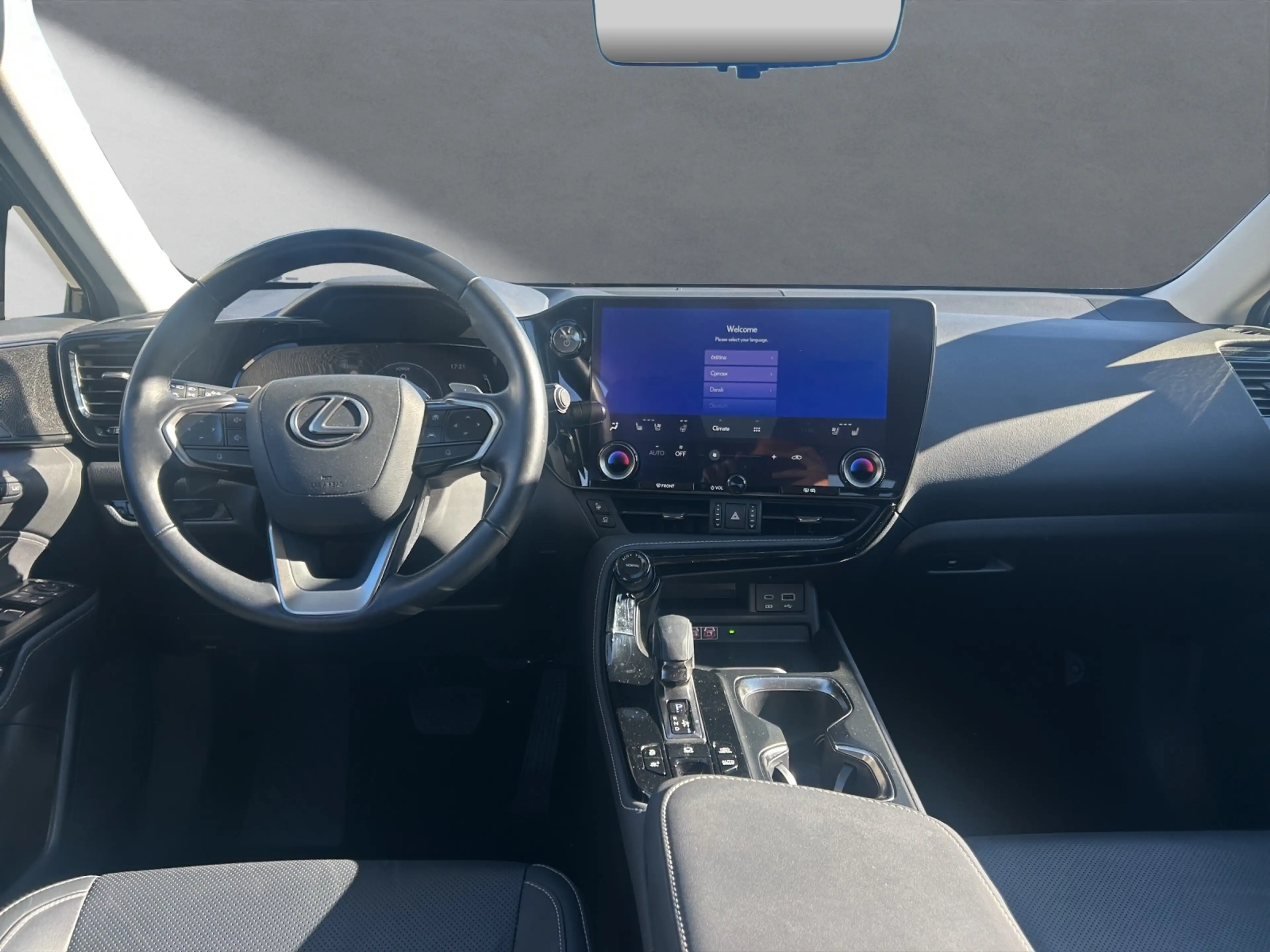 Lexus NX 450h+ + LUXURY 4x4+HUD+SHZ hinten+NAVI+360CAM — photo 13