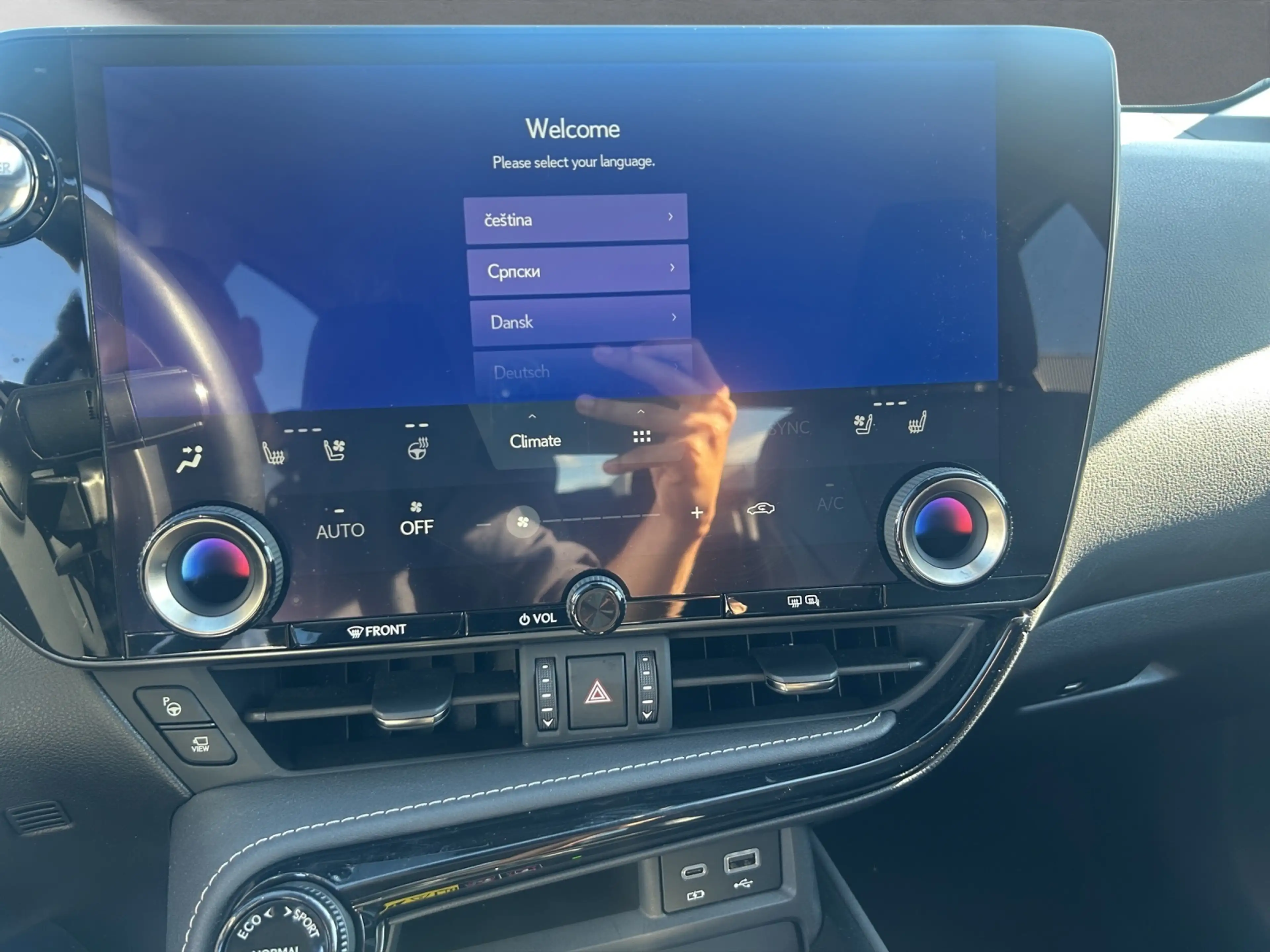 Lexus NX 450h+ + LUXURY 4x4+HUD+SHZ hinten+NAVI+360CAM — photo 15