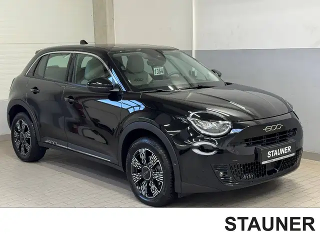 Fiat 600 Hybrid *T WINKEL*R KAMERA*CARPLAY*SHZ*PDC*