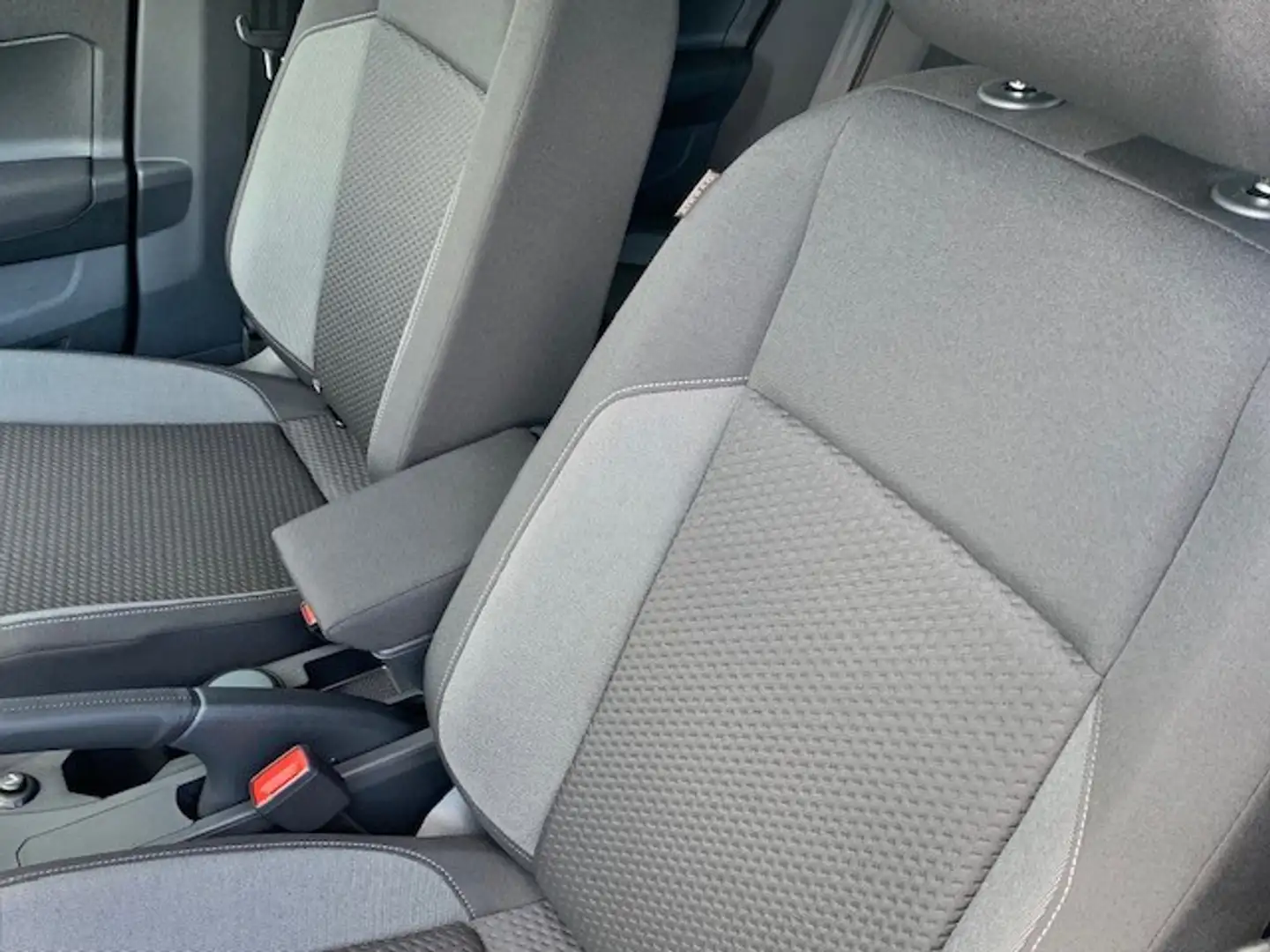 Volkswagen Taigo LIFE 1.0TSI 116CV DSG7 Gris - 2