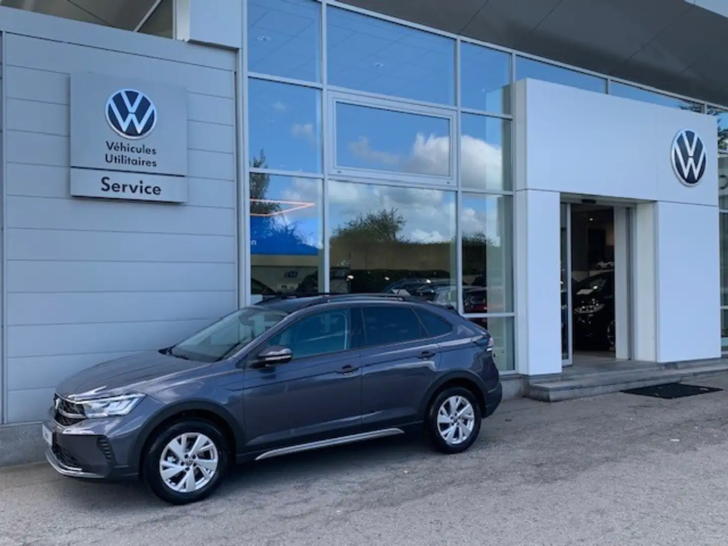 Volkswagen Taigo LIFE 1.0TSI 116CV DSG7 Gris - 1