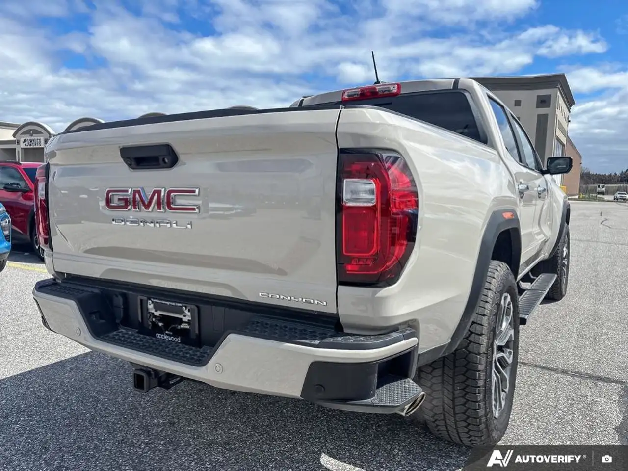 GMC Canyon снимка GMC Canyon
