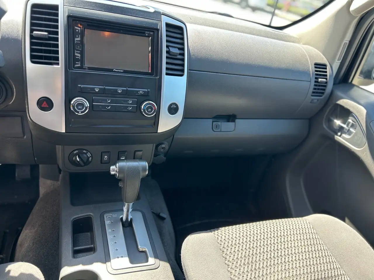 Nissan Frontier снимка Nissan Frontier