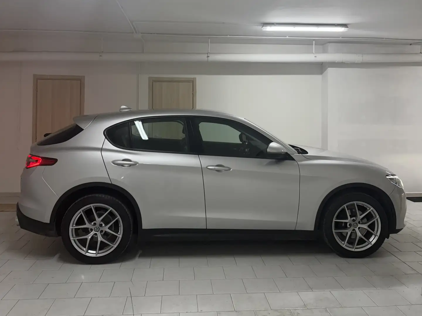 Alfa Romeo Stelvio 2.2 t Executive rwd 190cv auto my19 Argent - 2