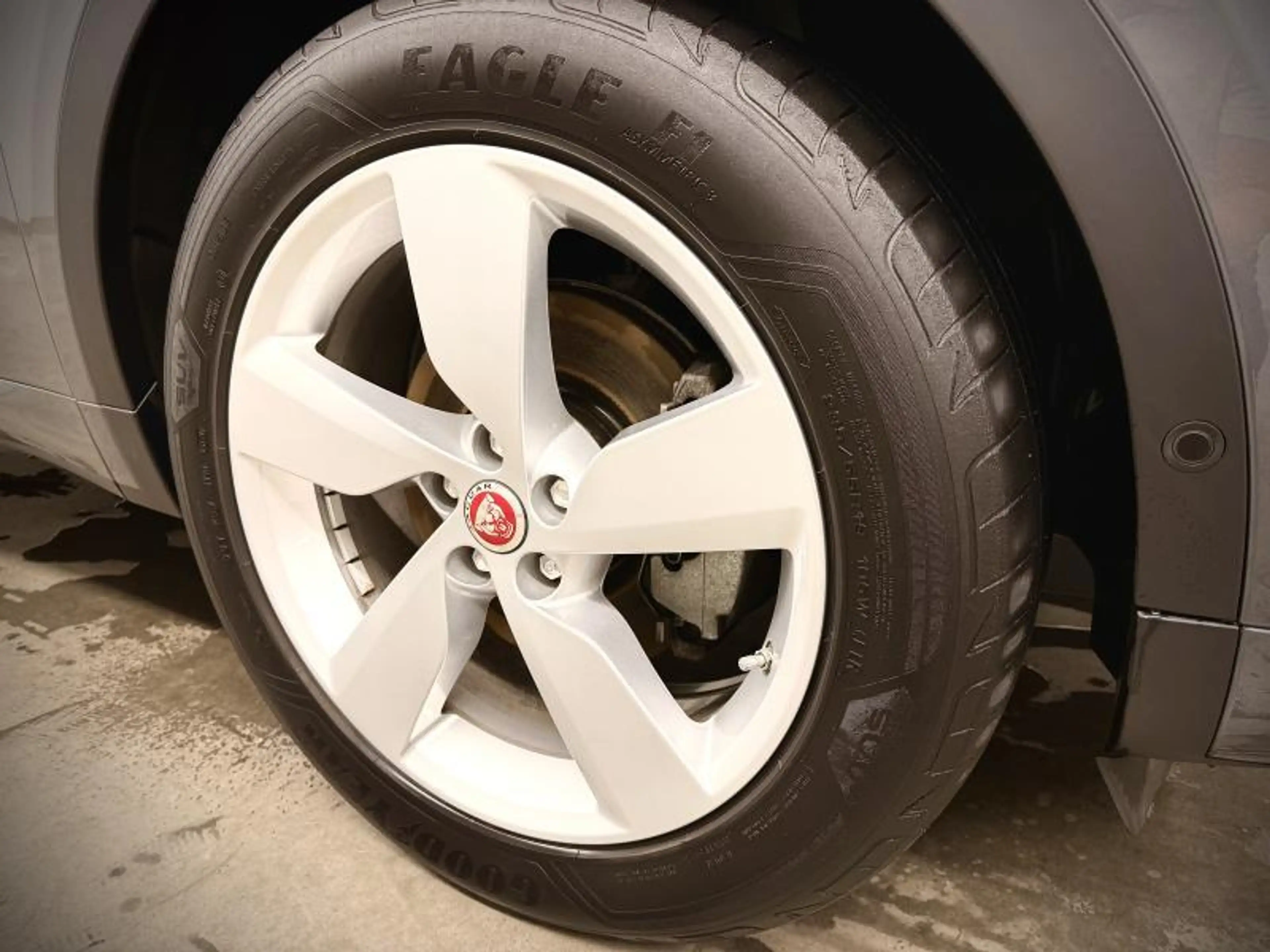 Jaguar E-Pace R-Dynamic SE D180 — photo 12