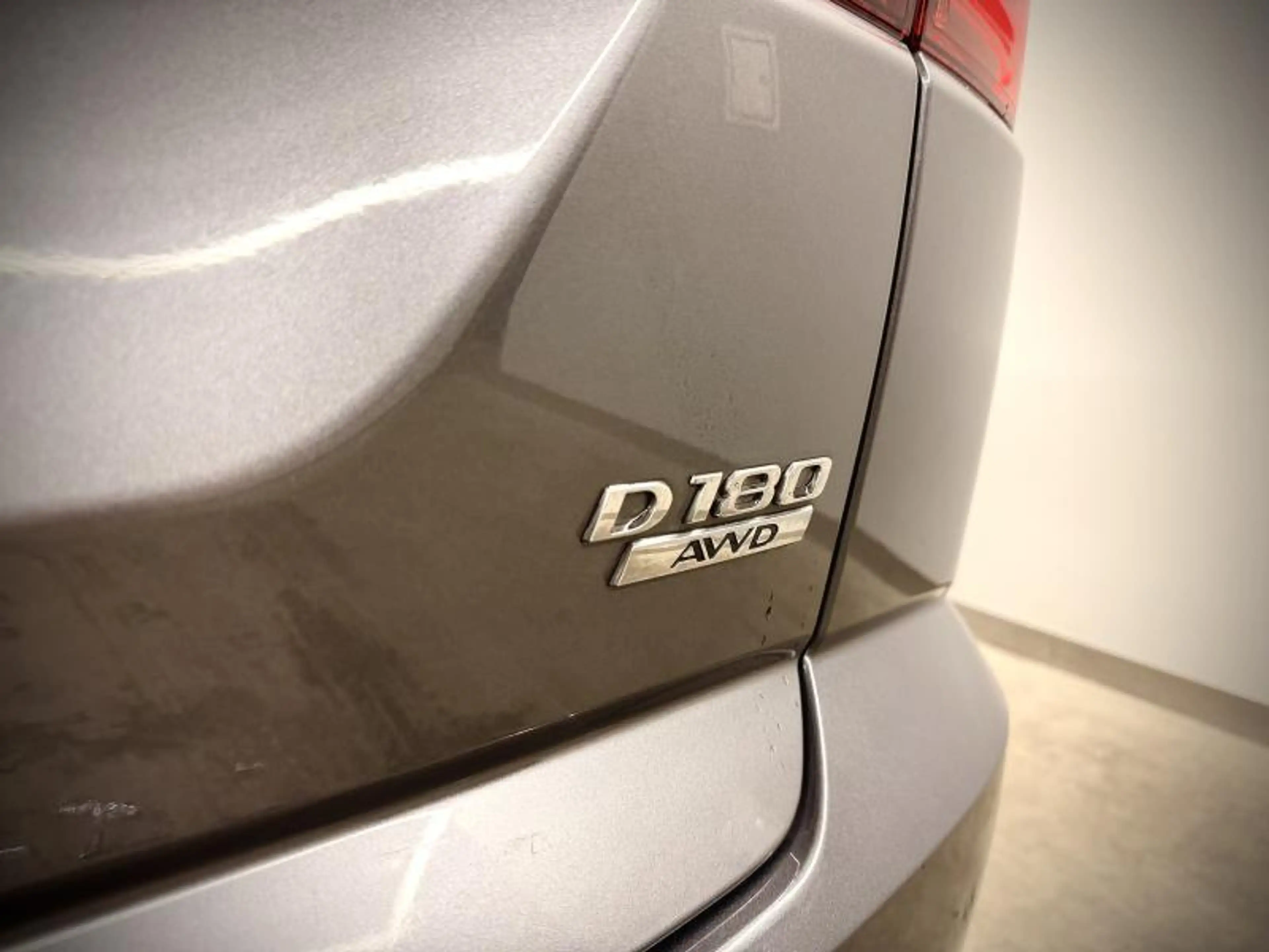 Jaguar E-Pace R-Dynamic SE D180 — photo 8