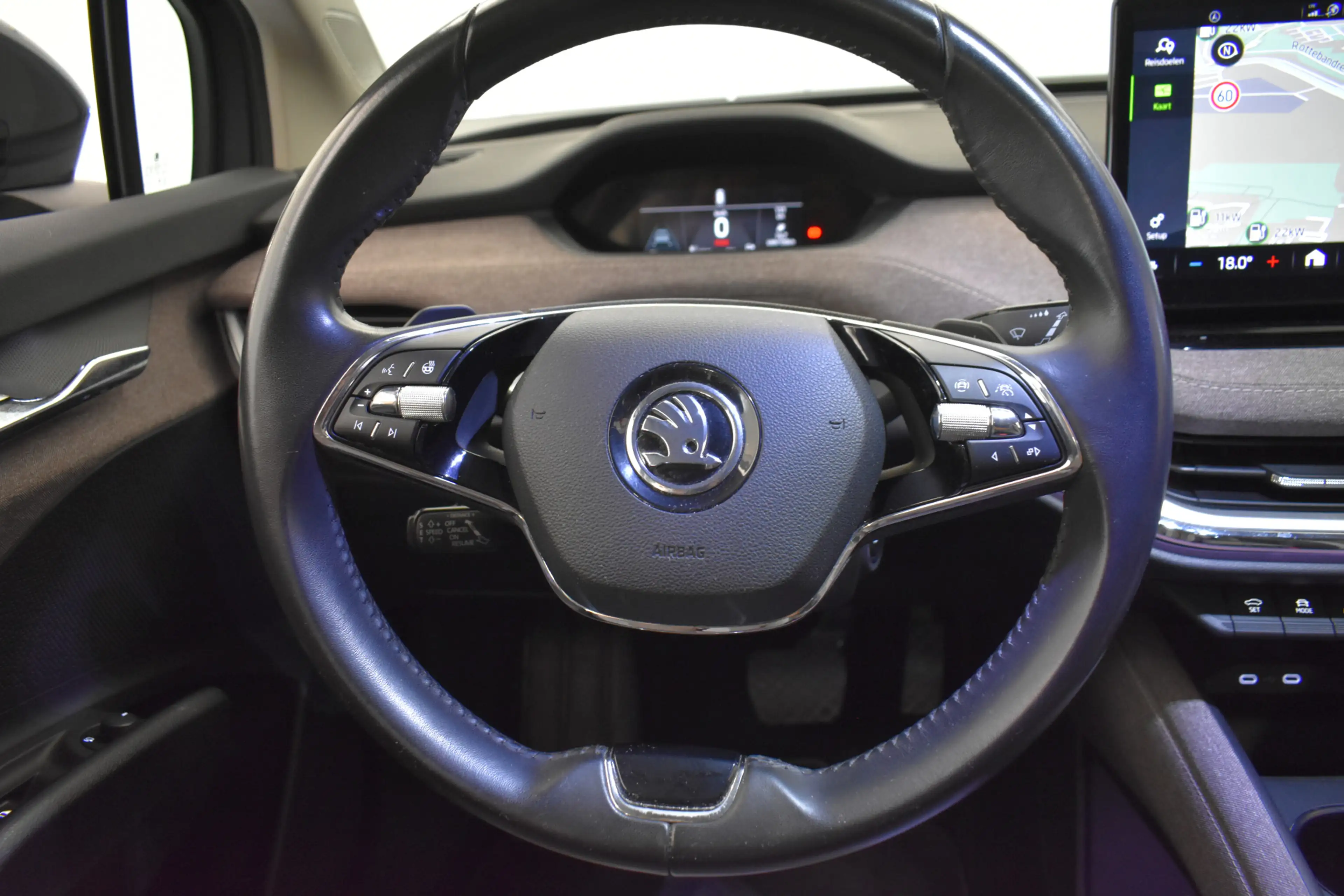 Skoda Enyaq iV 60 First Edition Comf Sport SOH 89% Camera EL T — photo 8