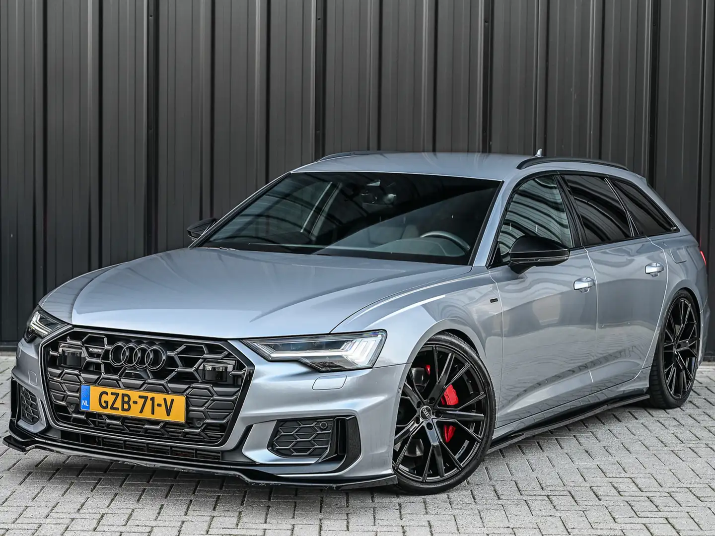 Audi A6 Avant 55 TFSI e Quattro Pro Line S Competition · A Grijs - 2
