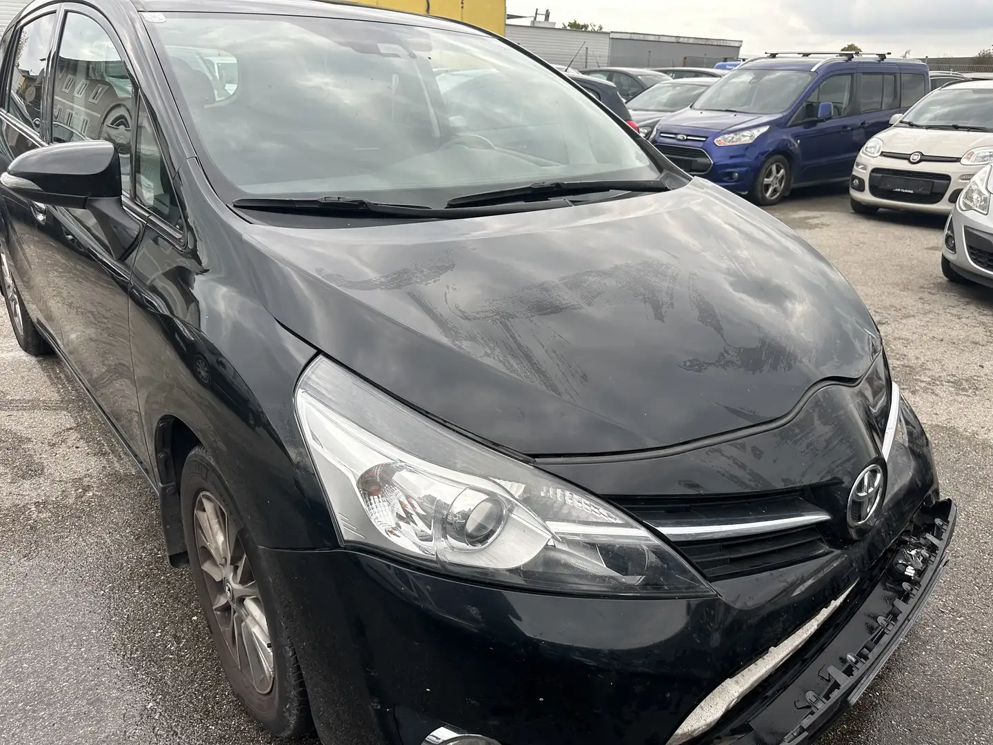 Toyota Verso Verso 1,6 D-4D Edition 45 Edition 45 Schwarz - 1