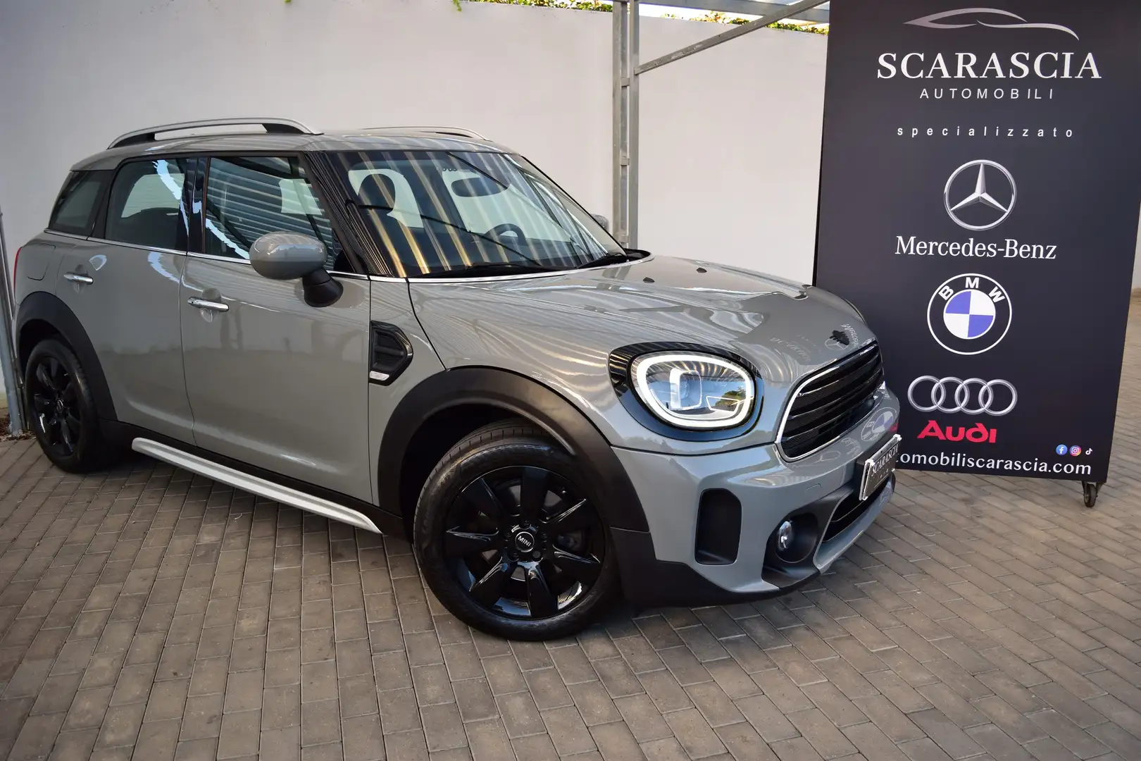 MINI Cooper D Countryman 2.0 D Automatica 150 cv Business Grigio - 1