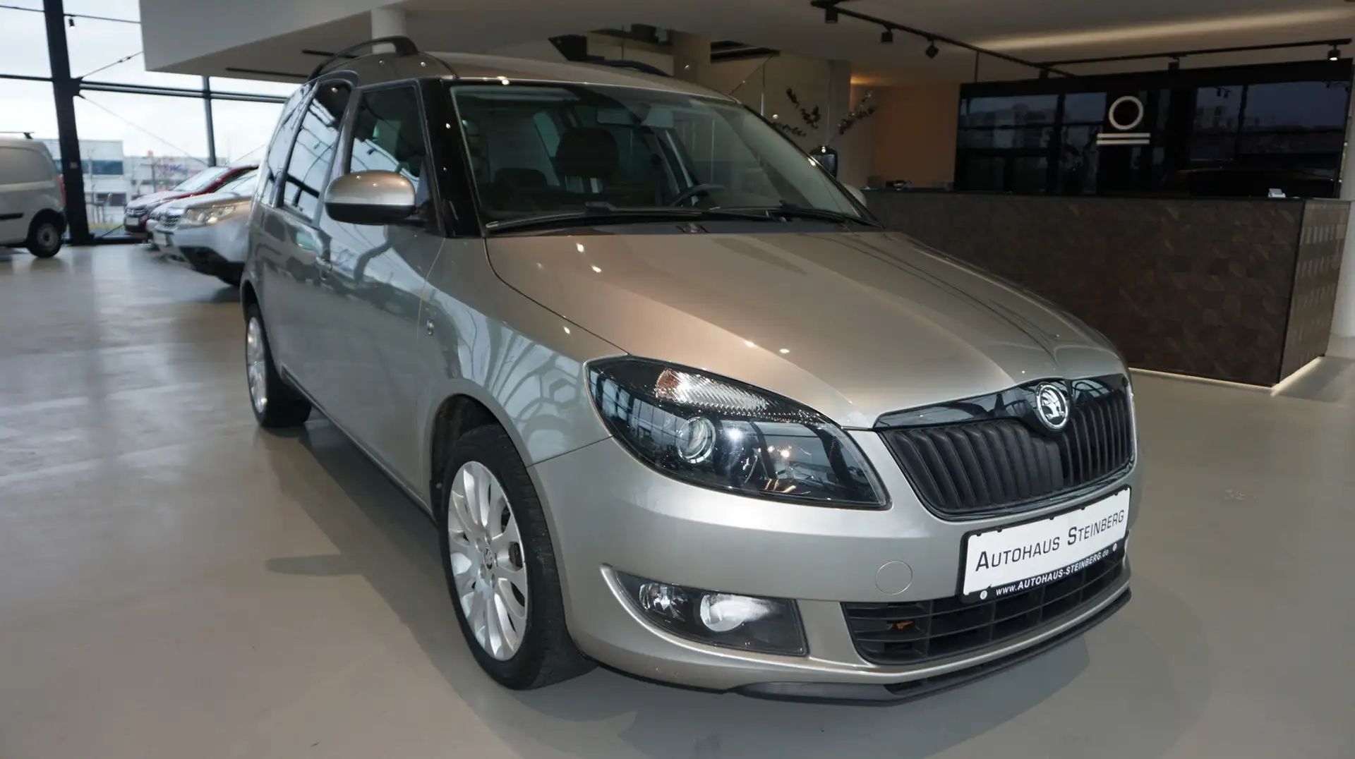 Skoda Roomster AUTOMATIK+SITZHEIZUNG+ALU+KLIMAAUTOMATI Grau - 1