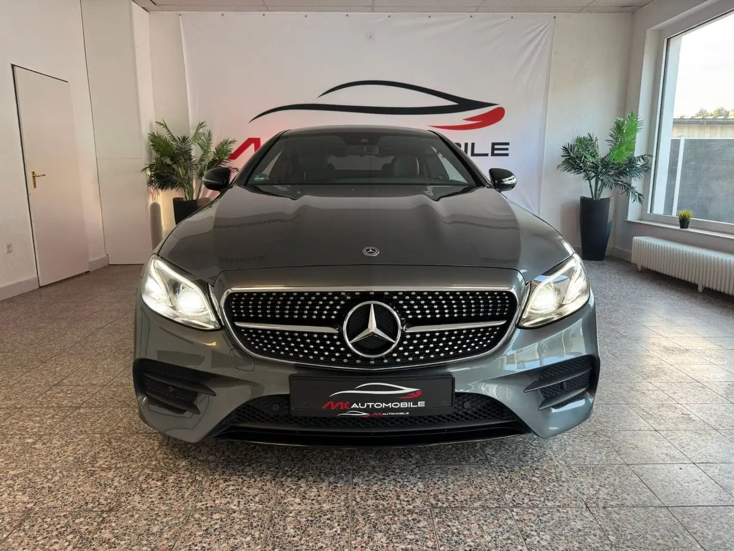 Mercedes-Benz E 200 Coupe AMG Widescreen LED Multibeam Kamera Grau - 2