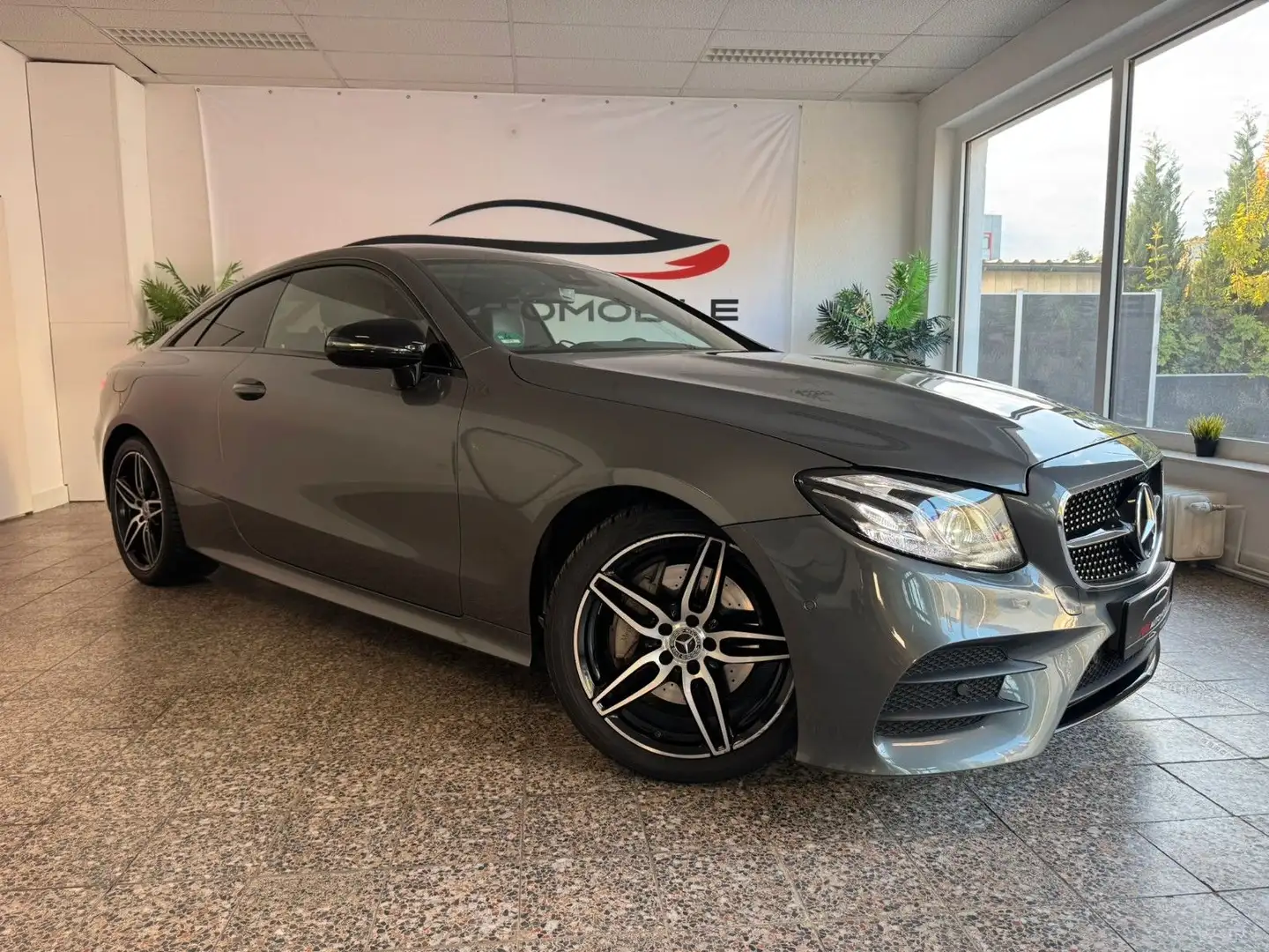 Mercedes-Benz E 200 Coupe AMG Widescreen LED Multibeam Kamera Grau - 1