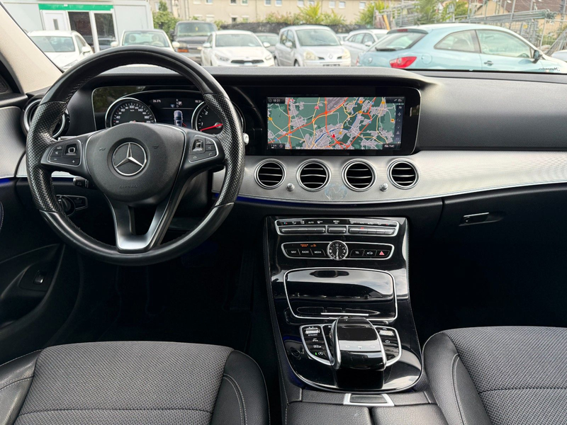 Mercedes-Benz E 350 d AMG - LINE  / AUTOMATIK / 360 KAMERA / — photo 12