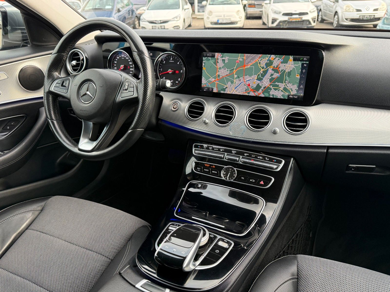 Mercedes-Benz E 350 d AMG - LINE  / AUTOMATIK / 360 KAMERA / — photo 15