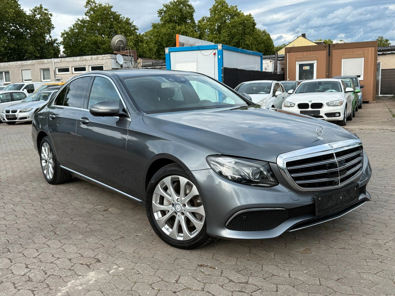 Mercedes-Benz E 350 d AMG - LINE  / AUTOMATIK / 360 KAMERA / — photo 2