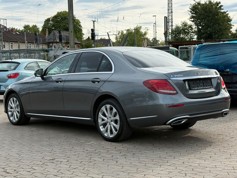 Mercedes-Benz E 350 d AMG - LINE  / AUTOMATIK / 360 KAMERA / — photo 3