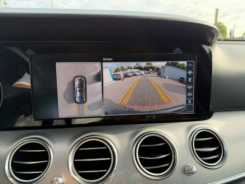 Mercedes-Benz E 350 d AMG - LINE  / AUTOMATIK / 360 KAMERA / — photo 11