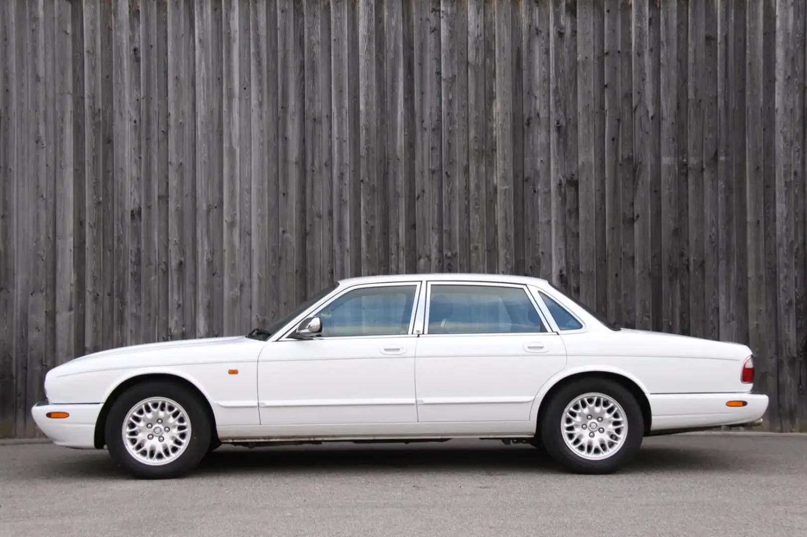 Jaguar XJ 4.0 Sovereign 2 Jahre Garantie Blanc - 2