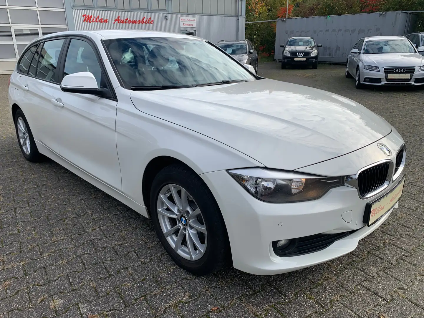 BMW 320 d Alu-Klima-2x PDC-Navi-AHK Elektr. schwenkbar Weiß - 1