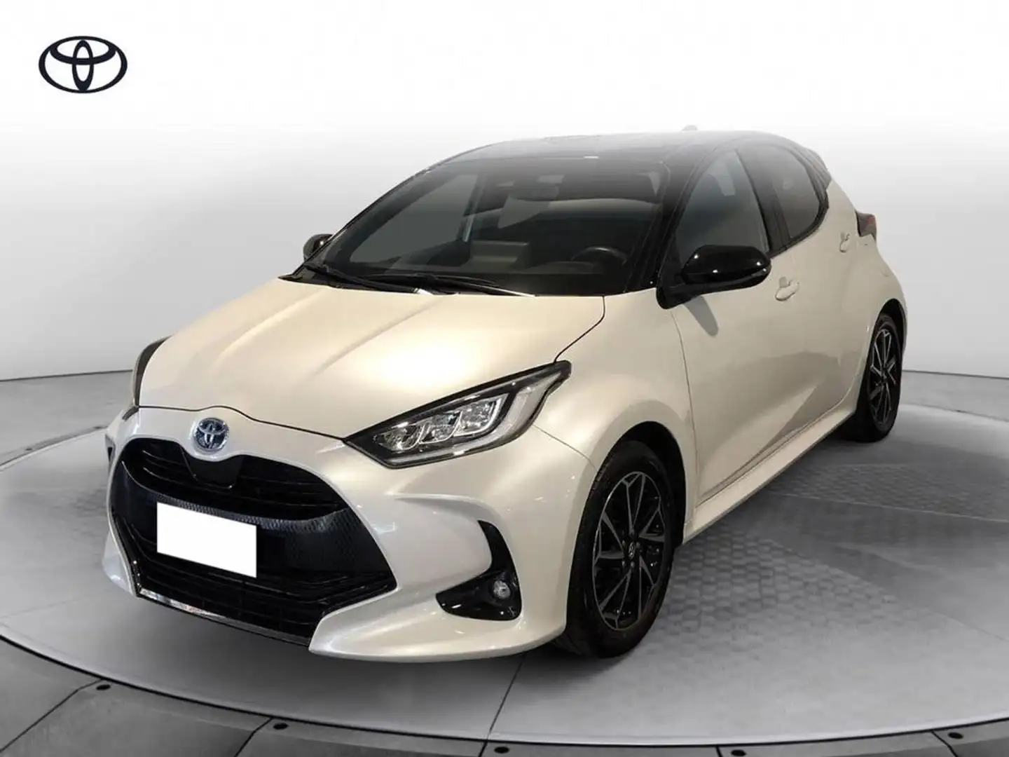 Toyota Yaris 1.5 hybrid Style Bianco - 1