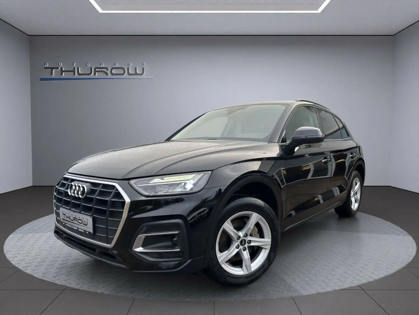 Audi Q5 S-tronic 40 2.0 TDI quattro Schwarz - 2