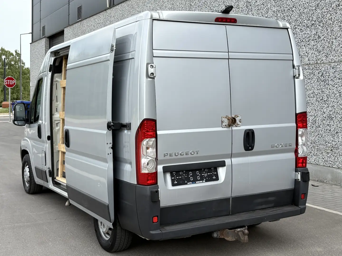 Peugeot Boxer 3.0 HDi L2H2 2014 Faible Km  Caméra Ct ok Gris - 2