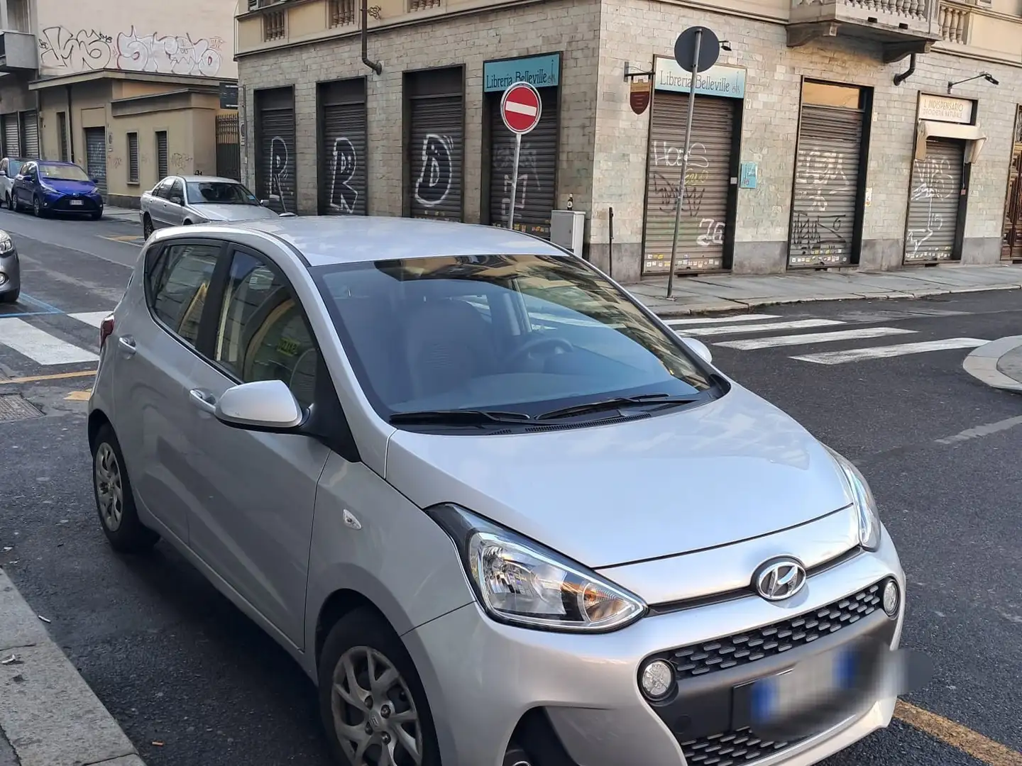 Hyundai i10 1.0 Tech Connect line - 1