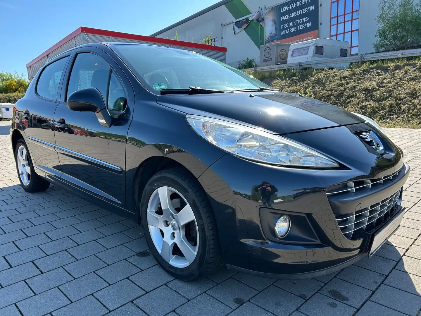 Peugeot 207 Premium 1.6*KLIMAAUTOMATIK*TEILLLEDER*EURO5* Schwarz - 1