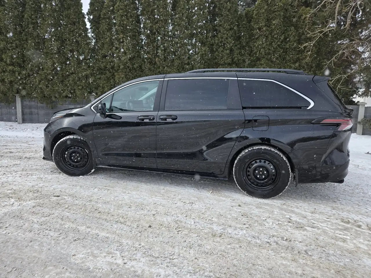 Toyota Sienna снимка Toyota Sienna