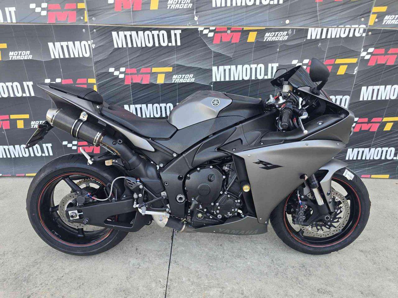 Yamaha YZF-R1 Scarico SC Video 360