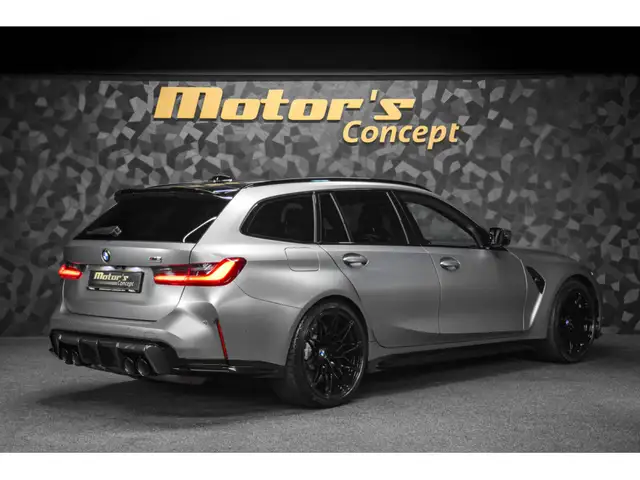BMW M3 view 3