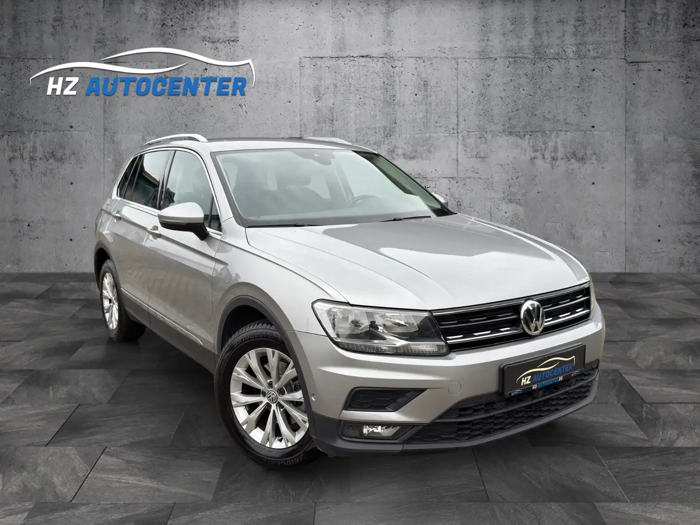 Volkswagen Tiguan Comfortline 4Motion 2.0 TDI DSG*NAVI*360° Silber - 1