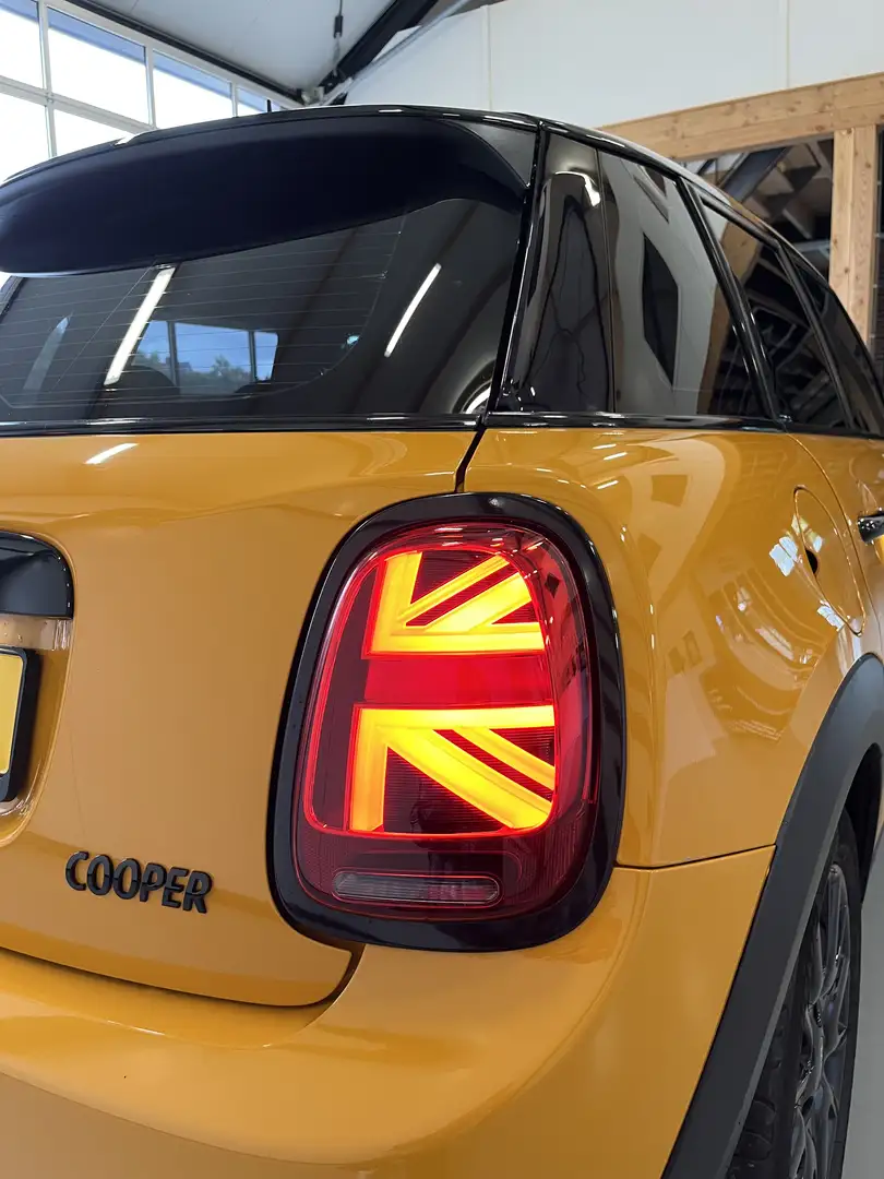 MINI Cooper MINI (136pk) 1.5 Cooper 5 deurs Oranje - 1