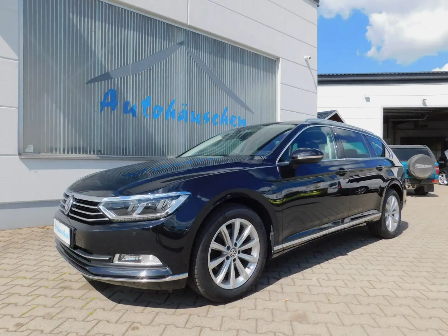 Volkswagen Passat Variant Passat 1.5 TSI DSG Highline AHZ/Navi/LED/ACC/CAM Nero - 1