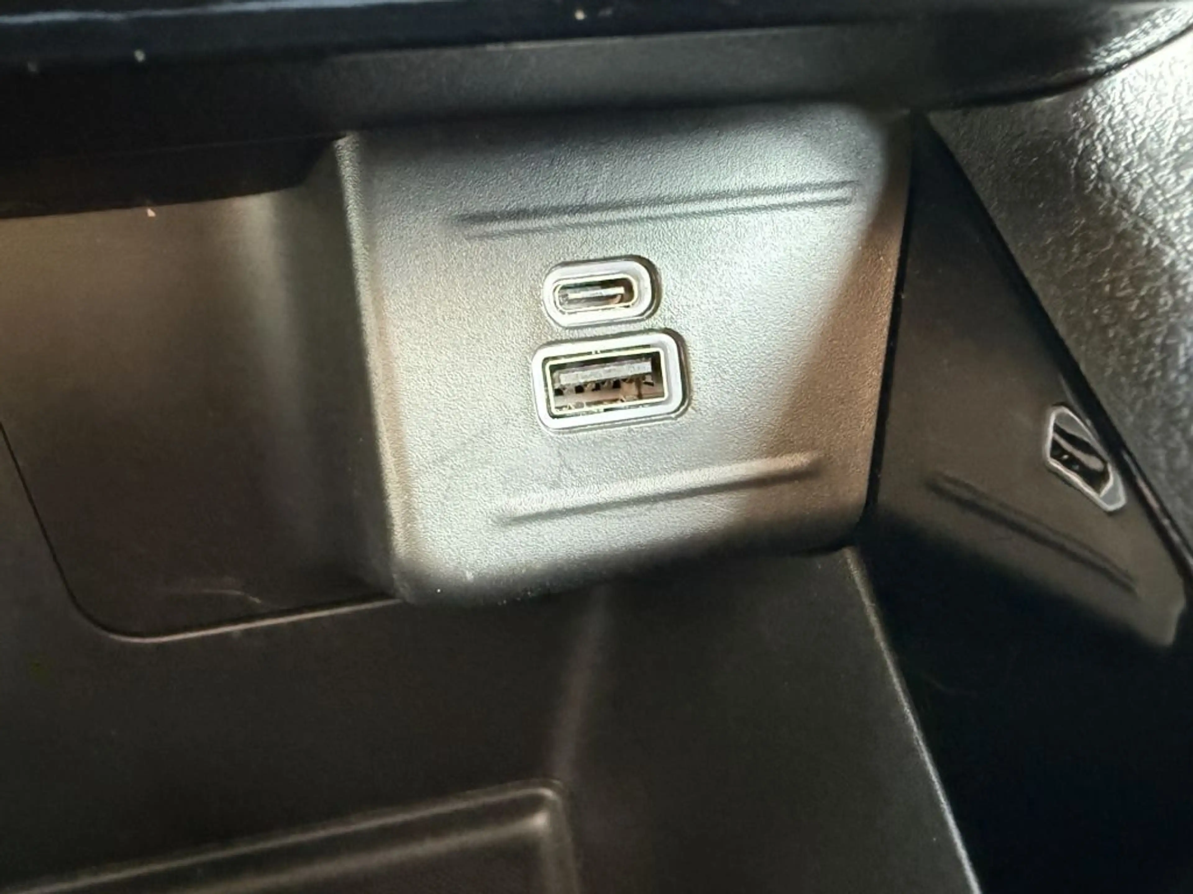 Jeep Compass 1.5 GSE T4 48V e-Hybrid Automatik Altitude — photo 24
