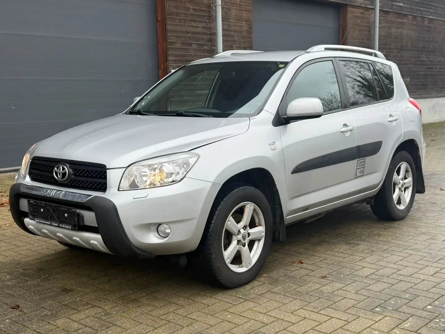 Toyota RAV 4 2.2 D-4D 4x4 Sol - 2